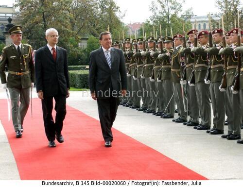 Bundeskanzler Schröder in der Tschechischen Republik 2003