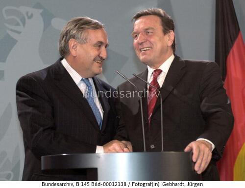 Französischer Premierminister Raffarin in Berlin 2003 / mit Bundeskanzler Schröder