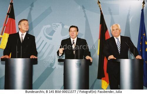 Bundeskanzler Schröder: PK zum Hartz-Konzept