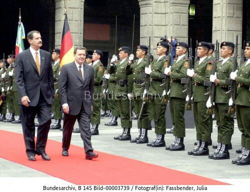 Bundeskanzler Schröder in Mexiko 2002 / Lateinamerikareise