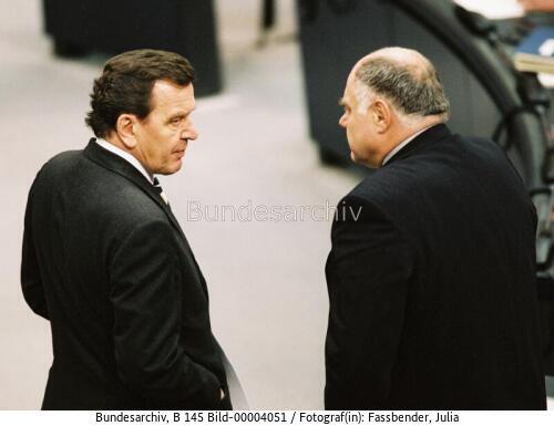 Bundeskanzler Schröder und Fraktionsvorsitzender der Grünen Schlauch