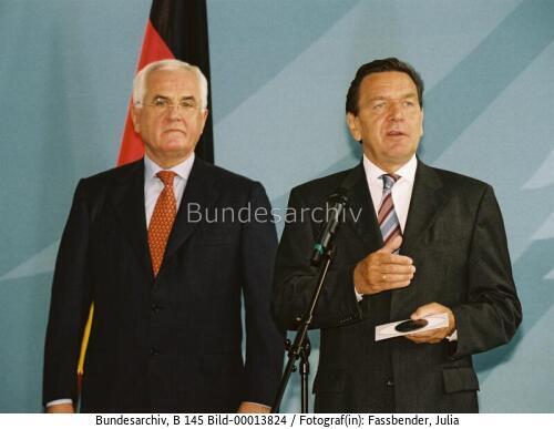Bundeskanzler Schröder und Peter Hartz 2002