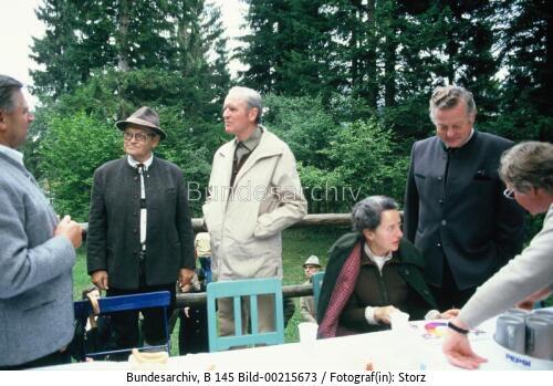 Bundespräsident Carstens wandert in Bayern 1981