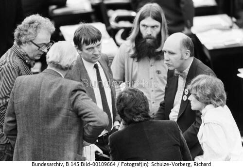 Bundestagssitzung 1983 / MdB Schily und Abgeordnete der Grünen