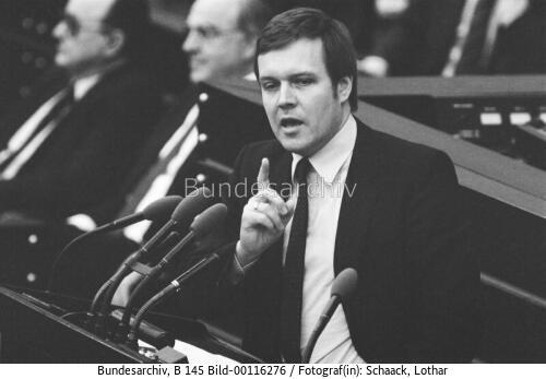 Bundestagssitzung 1982 / Regierungserklärung zur Außenpolitik / MdB Rühe