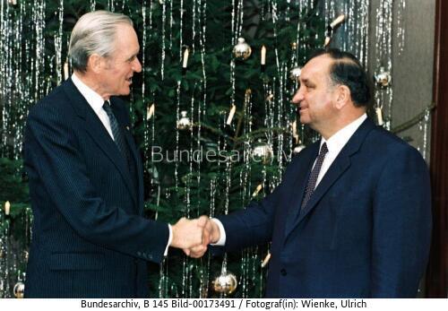 Österreichischer Bundeskanzler Sinowatz in Bonn 1983