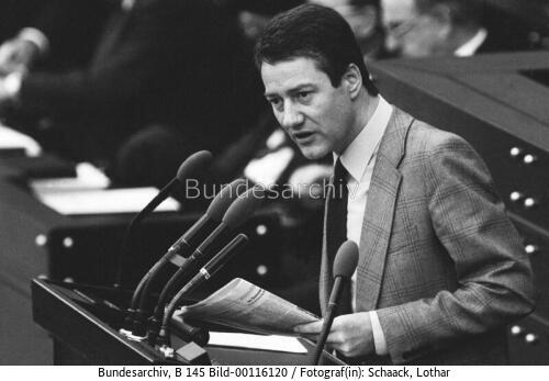Bundestagssitzung 1982 / Regierungserklärung / MdB Engholm