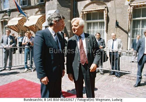 Bundespräsident von Weizsäcker in den Niederlanden 1985