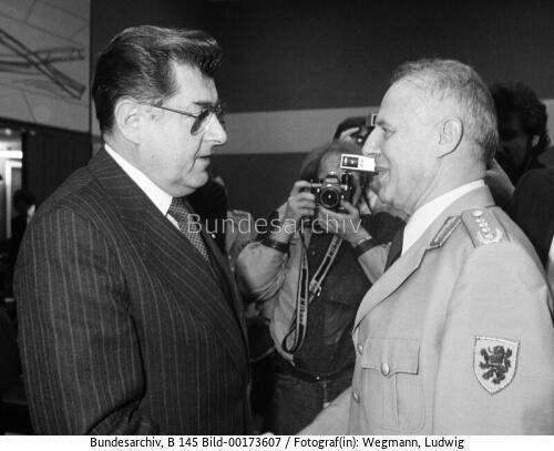 General Kießling als Zeuge vor dem Untersuchungsausschuß zur Affäre Kießling-Wörner 1984