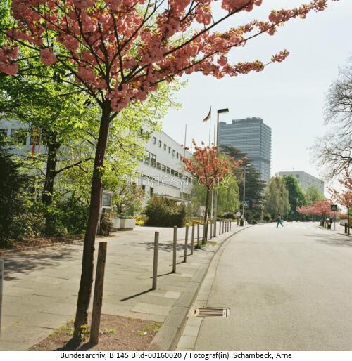 Regierungsviertel Bonn 1987 / Bundeshaus und Langer Eugen