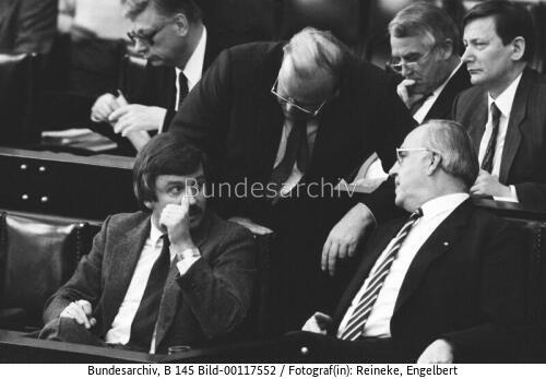 Bundestagssitzung 1986 / Bundeskanzler Kohl mit BM Bangemann und StM Möllemann