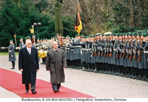 Bosnien-Herzegowinas Präsident Izetbegovic in Bonn 1995
