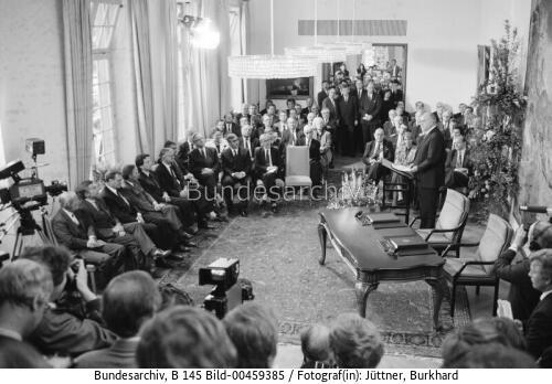 Vertragsunterzeichnung über die Wirtschafts-, Währungs- und Sozialunion zwischen der BRD und DDR 1990