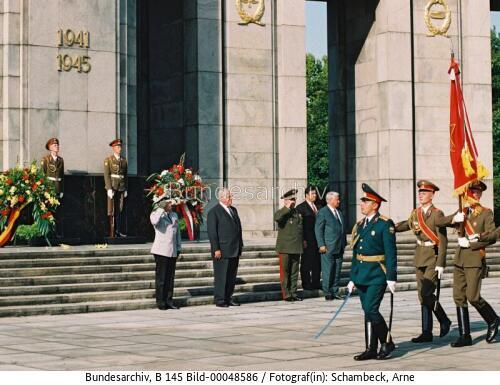 BK Kohl und Präsident Jelzin: Verabschiedung der GUS-Streitkräfte 1994