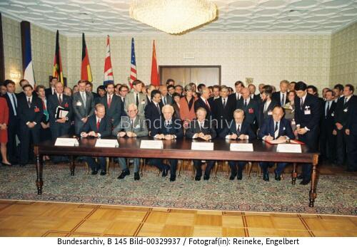 Abschluss der "2 + 4-Gespräche" in Moskau / Unterzeichnung des Vertrags 1990