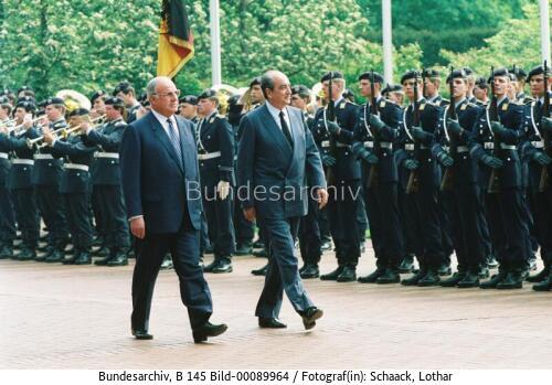Griechischer Ministerpräsident Mitsotakis in Bonn 1990