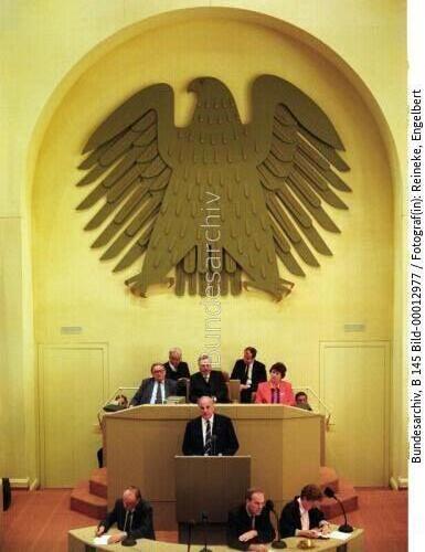 Bundestagssitzung / Staatsvertrag mit der DDR 1990
