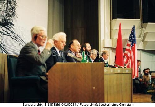 Zweite Runde der Zwei-plus-Vier-Gespräche in Berlin-Ost 1990
