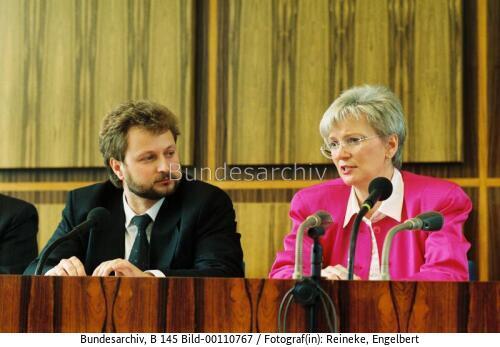 DDR-Bauminister Viehweger in Bonn 1990