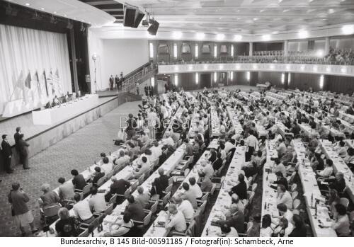 Erste Runde der Zwei-plus-Vier-Gespräche in Bonn 1990