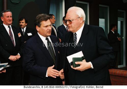 Treffen der Präsidenten der zentraleuropäischen Staaten in Gnesen / Polen 1997 / Bundespräsident Herzog mit Präsident Kwasniewski