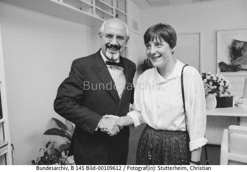 Regierungssprecher Klein empfängt die Stellvertretende Regierungssprecherin der DDR, Merkel 1990