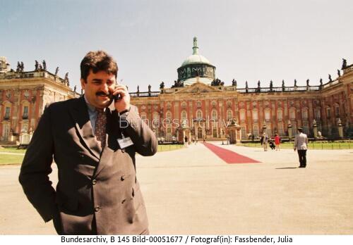 Regierungssprecher Hausmann in Potsdam 1998