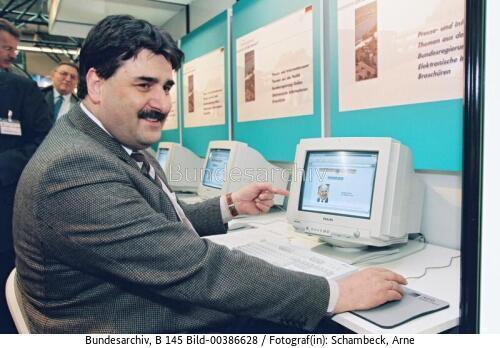 StS Peter Hausmann (BPA): Start des Internet-Angebots der Bundesregierung 1996