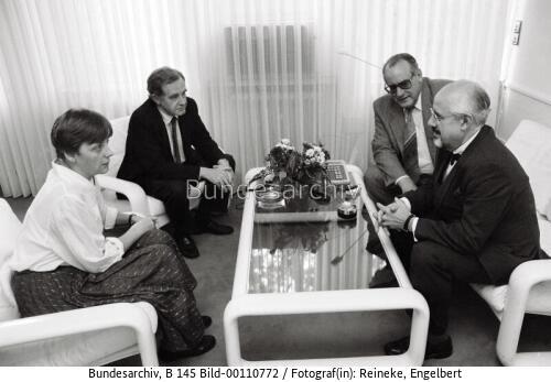 Stellv. DDR-Regierungssprecherin Merkel in Bonn 1990