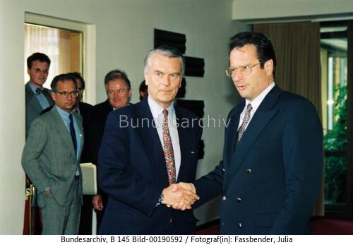 AM Kinkel empfängt Lord Owen 1995