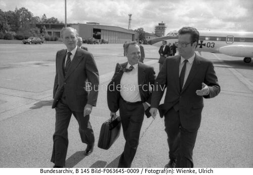 Pullach, Besuch Carstens beim BND