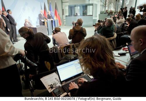 Übergabe Gutachten der Expertenkommission  "Neue Finanzmarktarchitektur" 2012