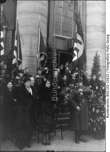 Berlin, Gedenkfeier auf Horst-Wessel-Platz