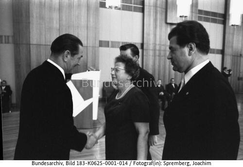 Berlin, Verdienstorden an Hanna Wolf