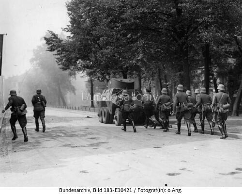 Danzig, Kampf um Postamt, Spähpanzer