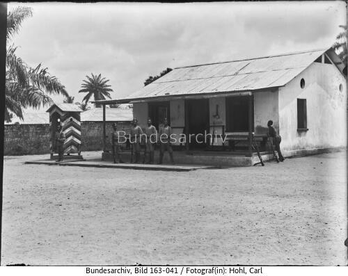 Kamerun, Duala, Wache