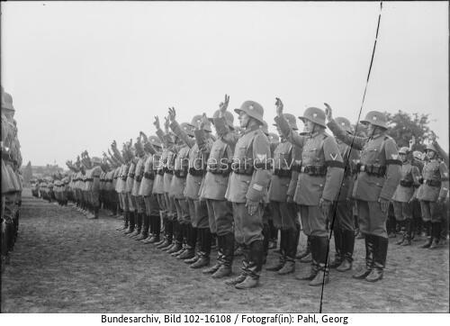 Vereidigung von Reichswehr-Soldaten auf Hitler