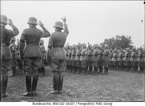 Berlin, Eid von Reichswehr-Soldaten auf Hitler