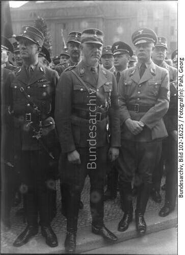 Berlin, Horst-Wessel-Platz, Denkmalsenthüllung