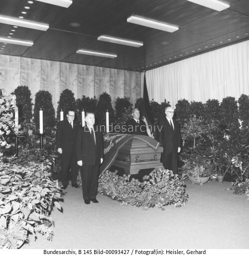 Totenwache für Ollenhauer 1963