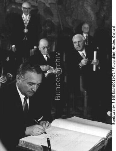 Karlspreis für italienischen Präsidenten Segni 1964