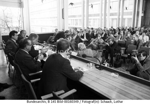 Pressekonferenz mit Bundeskanzler Kohl und BM Zimmermann 1983