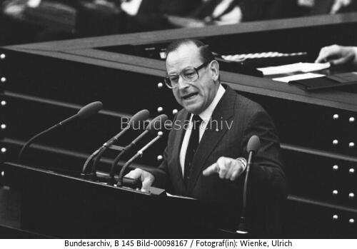 Bundestagssitzung 1983 / Wirtschaftspolitik und Finanzpolitik / Rede BM Zimmermann