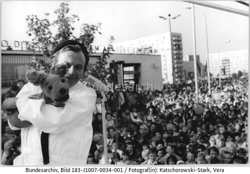 Berlin, Taddeus Punkt mit Hund "Struppi"