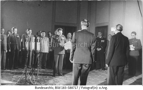 Berlin, DDR-Gründung, Empfang bei Tschuikow