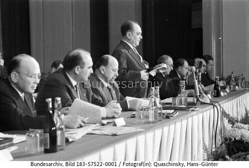 Leuna-Werke, Chemiekonferenz Podium