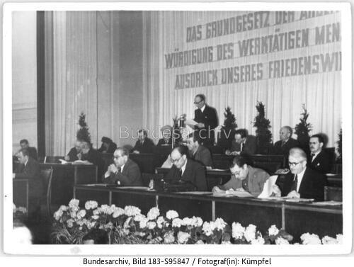 Berlin, 15. Volkskammersitzung, Präsidium