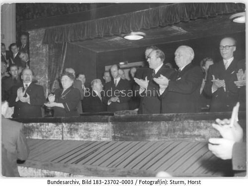 Berlin, Filmpremiere, Ehreloge