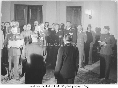 Berlin, DDR-Gründung, Empfang bei Tschuikow
