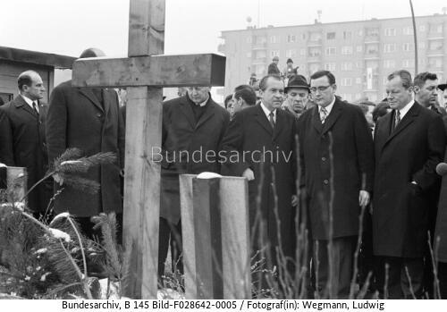 Berlin, Gedenkkreuz, Berliner Mauer, Besuch US-Präsident Nixon